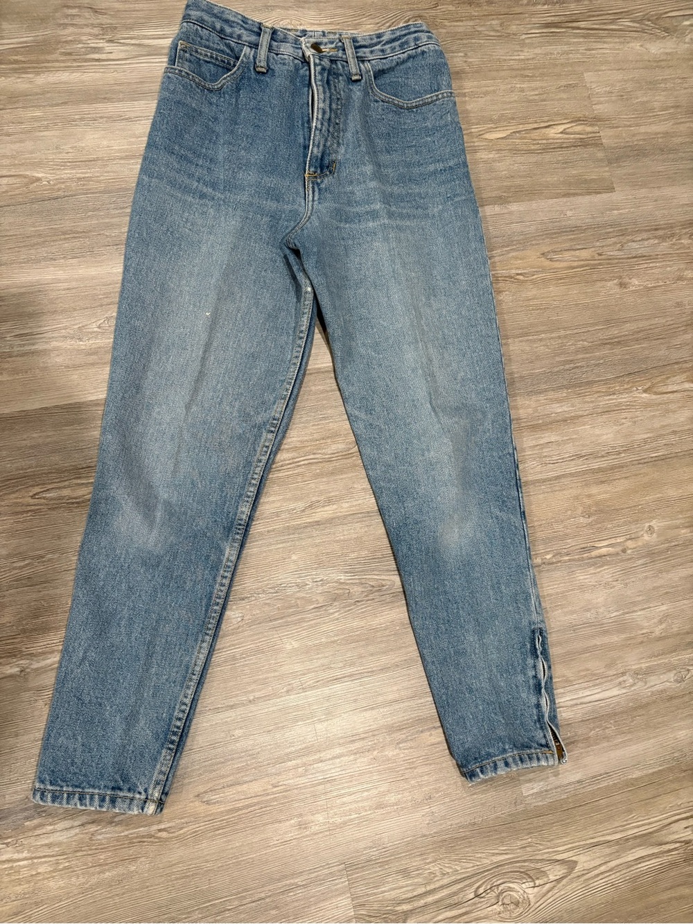 Vintage Guess Jeans, size 28, style 1015, Light Blue Wash/ Ankle Zippers